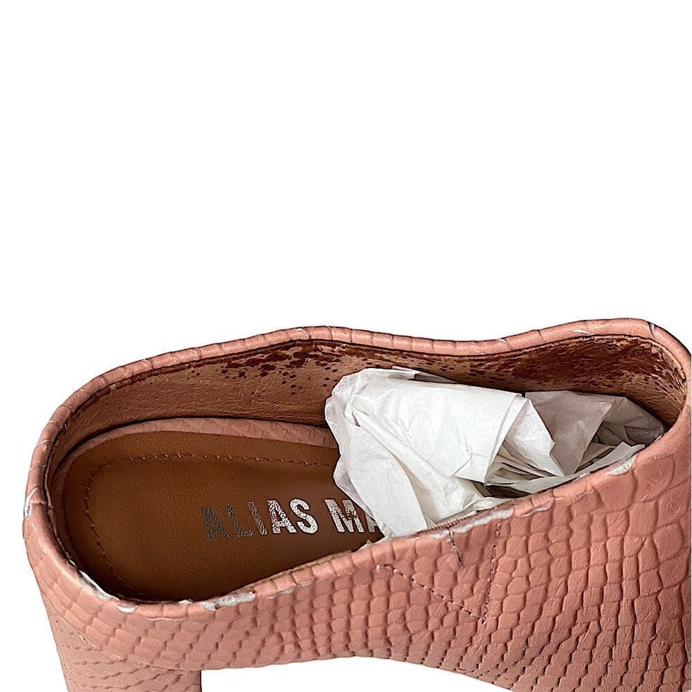 Alias Mae Rue Dusty Rose Snake Effect Leather Mid Heel Mule NWT - Picture 13 of 16